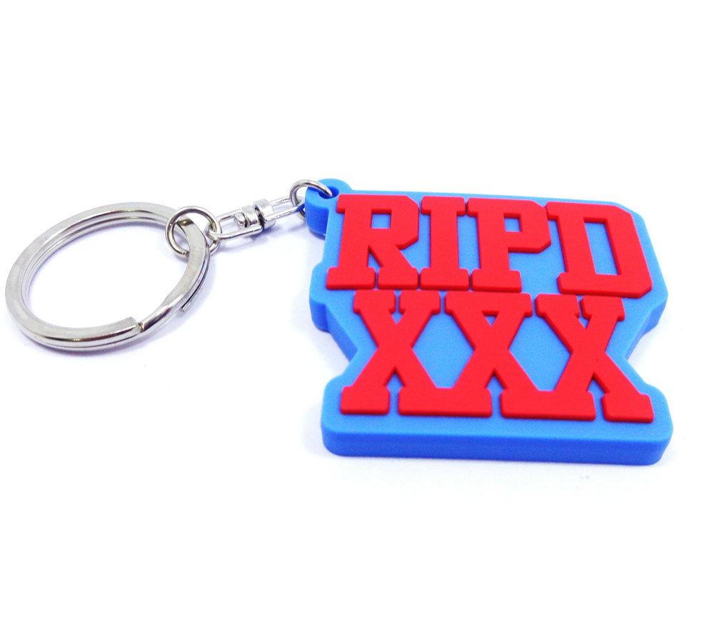 custom PVC rubber letters keychain rings by China factory manufacturing